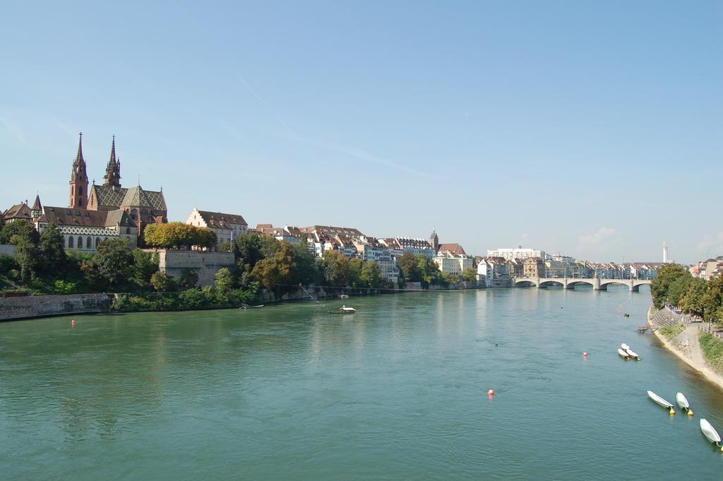 Rent A Home Landskronstrasse - Self Check-In Basel Exterior photo